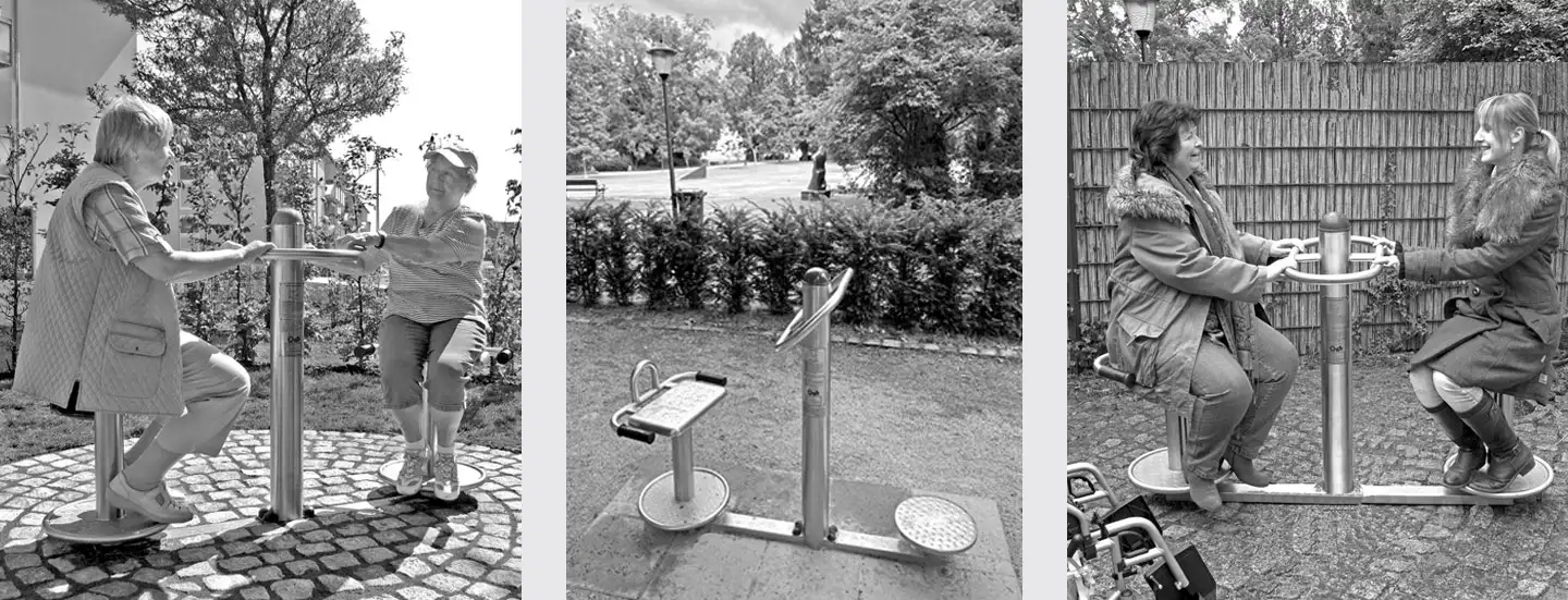 Zwei trainierende Damen, Fitnessgerät Duplex Rückentrainer, trainierende Frauen