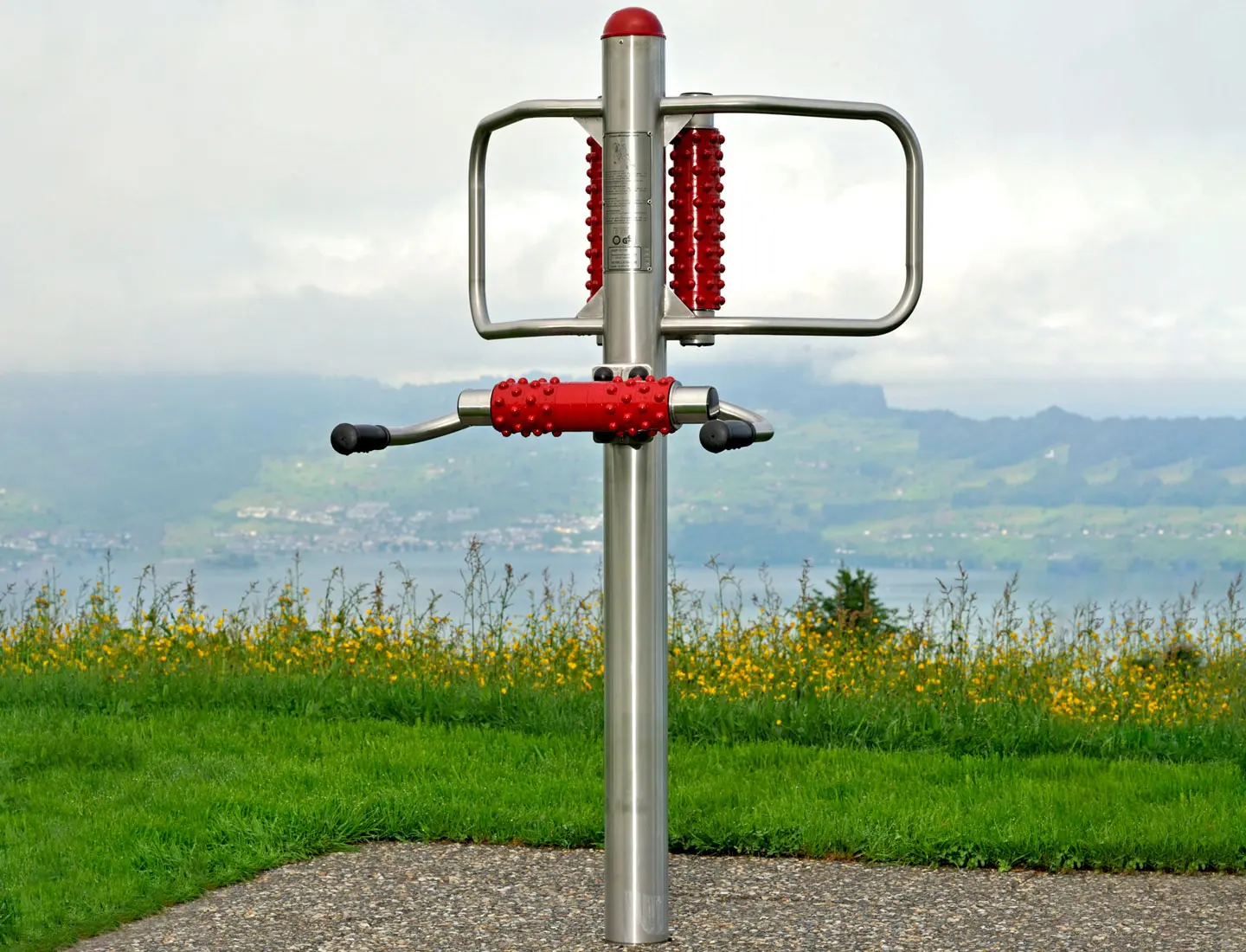 Outdoor-Massagegerät zur Selbstmassage der Muskulatur nach dem Training.